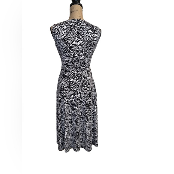 Jessica Howard Black and White Fit And Flare Midi Dress Size. 6 - Picture 4 of 7